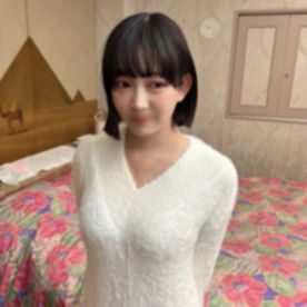 癒し系のほんわか美少女(18)経験人数1人で低身長の可愛い見た目と裏腹にドスケベな一面も・・・最後は「私の中に出して❤️」 