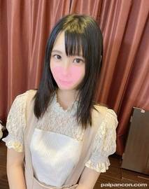  色白スレンダーな身体とアイドル級の容姿を併せ持つ純真無垢な女の子。経験浅めなおまんこに人生初中出し♡