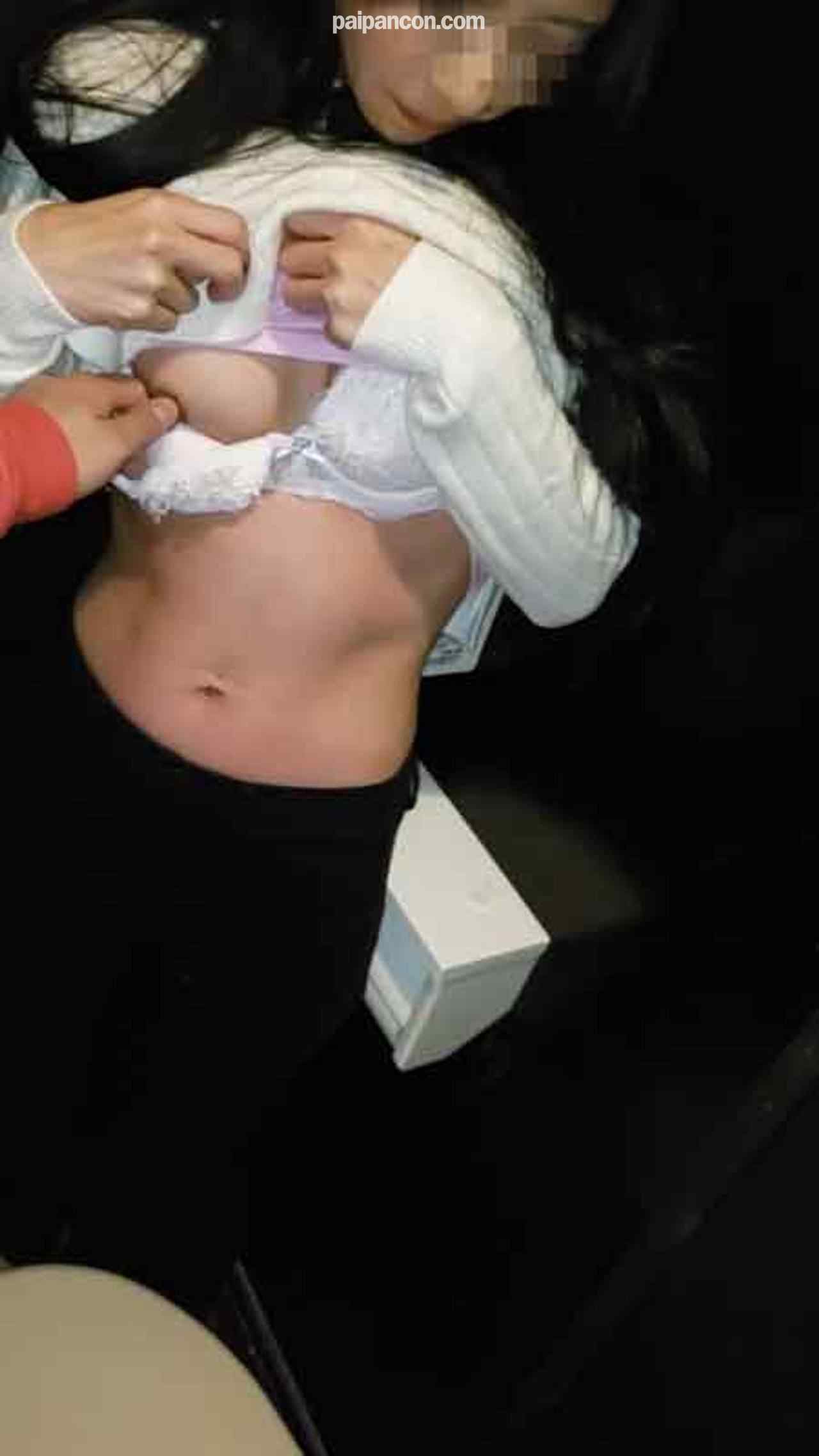 FC2-PPV-1037992 - 【個人】公衆の場で服を脱がせ愛液まみれ…男性用トイレで咥えさせ膣内も口内も精液で犯す thumbnail_7.jpg