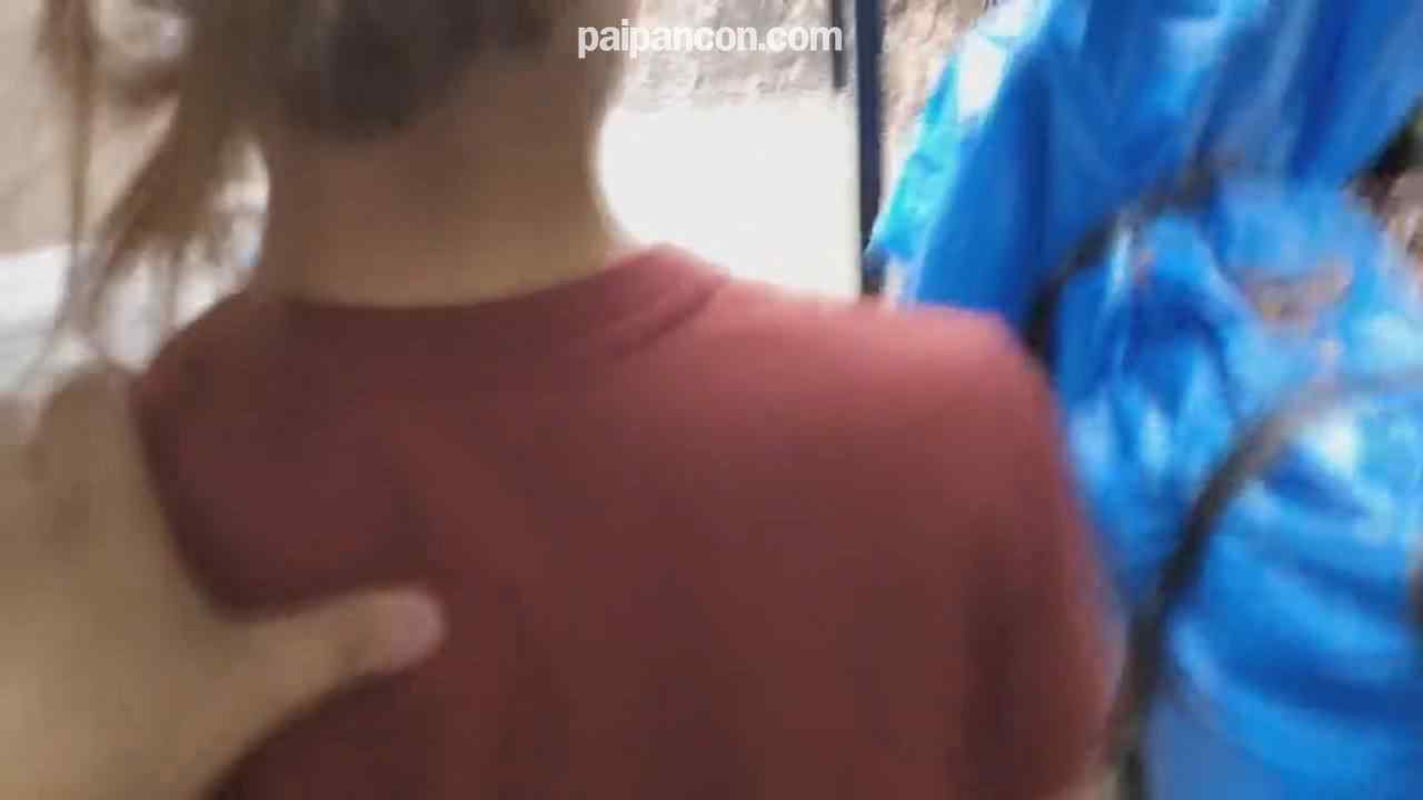 FC2-PPV-2352175 - 住宅の隣人に見られ【顏出し】家に上がり込み生活感溢れるリビングで他人液で滲む奥さん絶望。25分 thumbnail_0.jpg