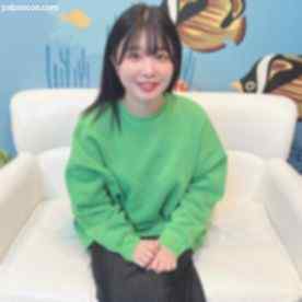 FC2-PPV-3187584 - おっとり系のほんわかまゆちゃん。密室で未処理陰毛マ●コの奥深くに大量中出し！ cover.jpg