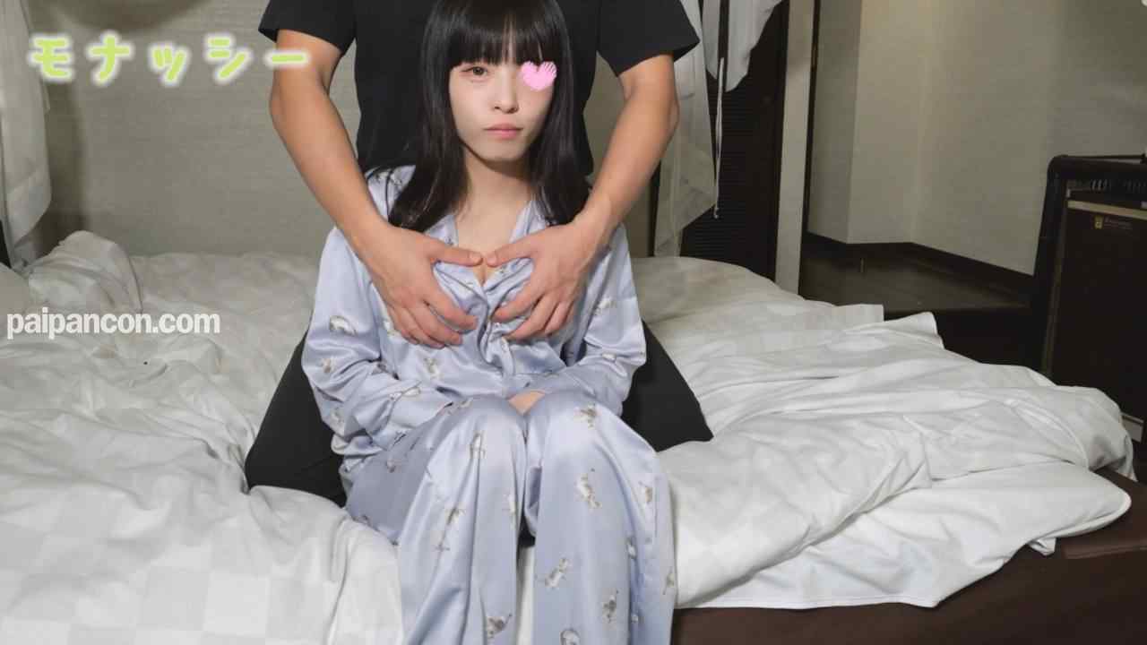 FC2-PPV-4369712 - 【パジャマ★モナシ】パジャマdeおじゃま♥小柄で童顔ロ・リ系おっとり激カワれんちゃん♥たった35kgのスレンダーボディがおもちゃでヒクヒクなっちゃう♥おじさん中出ししちゃうぞ thumbnail_2.jpg