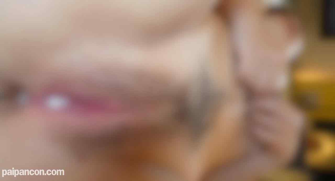 FC2-PPV-4523359 - 3日間！70%OFF【初撮り】【顔出し】これが現実です。インフレが生み出したべっぴん美女！！桃色乳首と薄毛未処理の天使の身体にメロメロ。。。突きまくり突きまくり、、中出し thumbnail_9.jpg