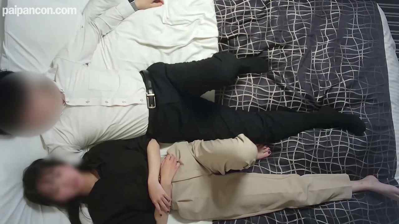 FC2-PPV-4792303 - 細身スタイル抜群の大学1**・みほちゃん19歳。おしゃべりオタクちゃんが紐パン＆生ハメで乱れちゃいます！【前編】No.372 thumbnail_1.jpg